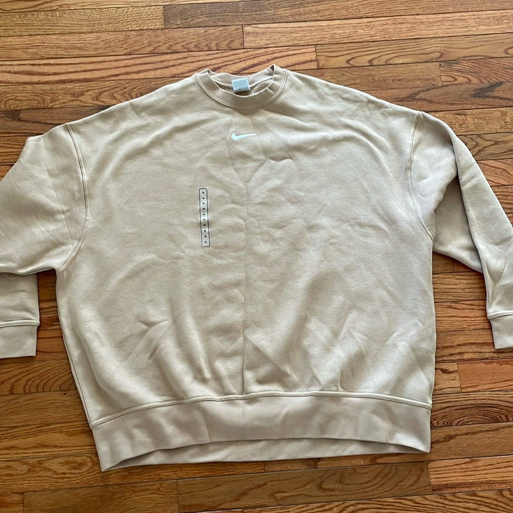 New With Tags Nike Tan Over Sized Crew Neck Sweatshirt Size Medium